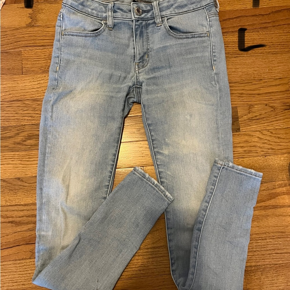 AE size 4 Long jegging light wash